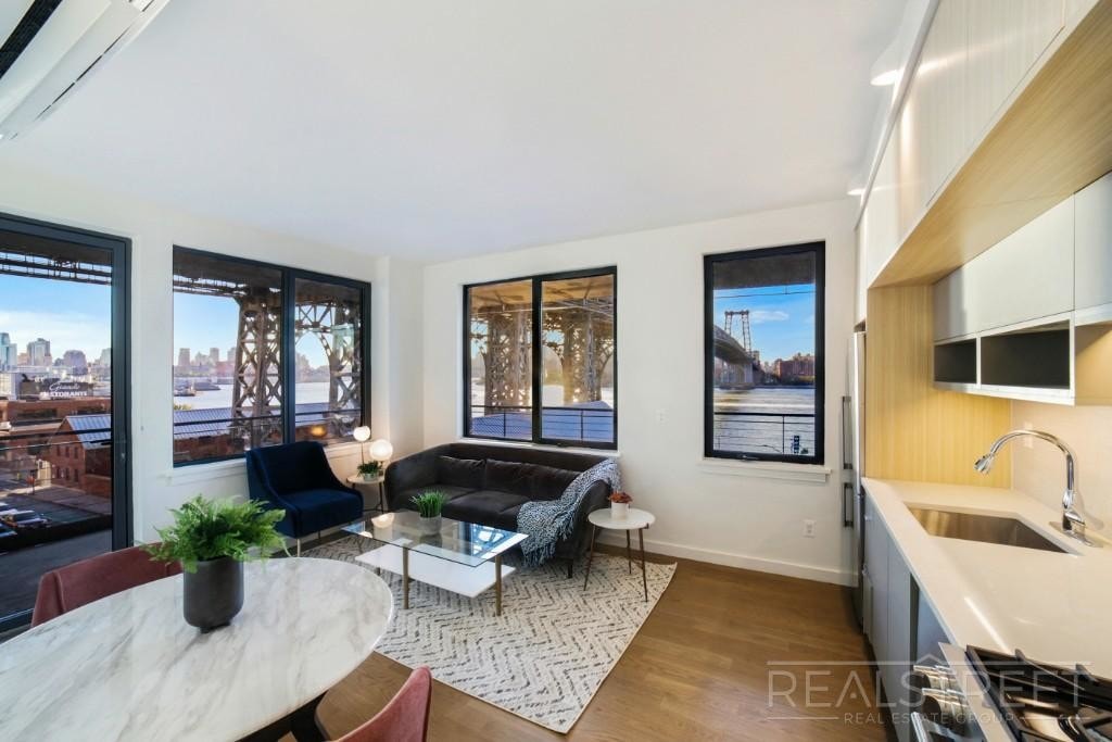 Primary Photo - Waterfront Luxury 2 BED with Wrap arround ...