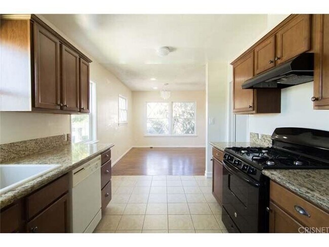 Foto del edificio - 17058 Kingsbury St