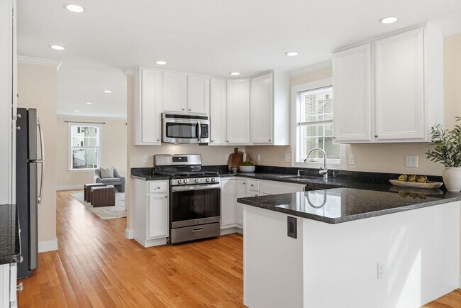 Building Photo - 23 Winship St