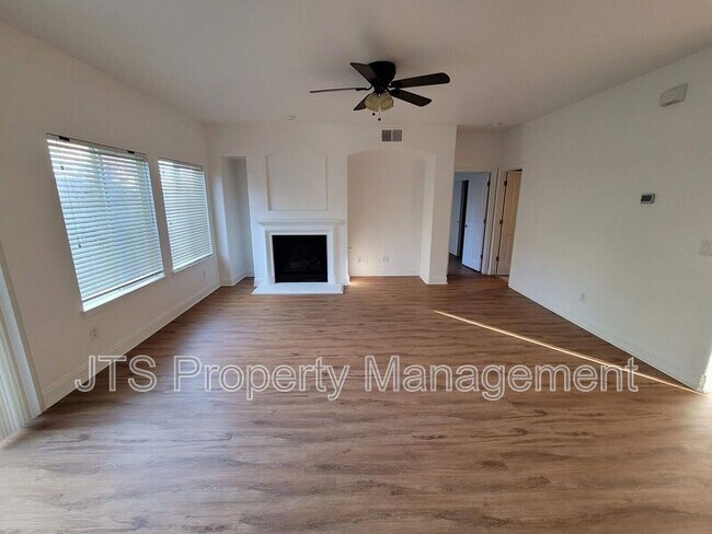 Foto del edificio - 11785 Rose Wind Ct