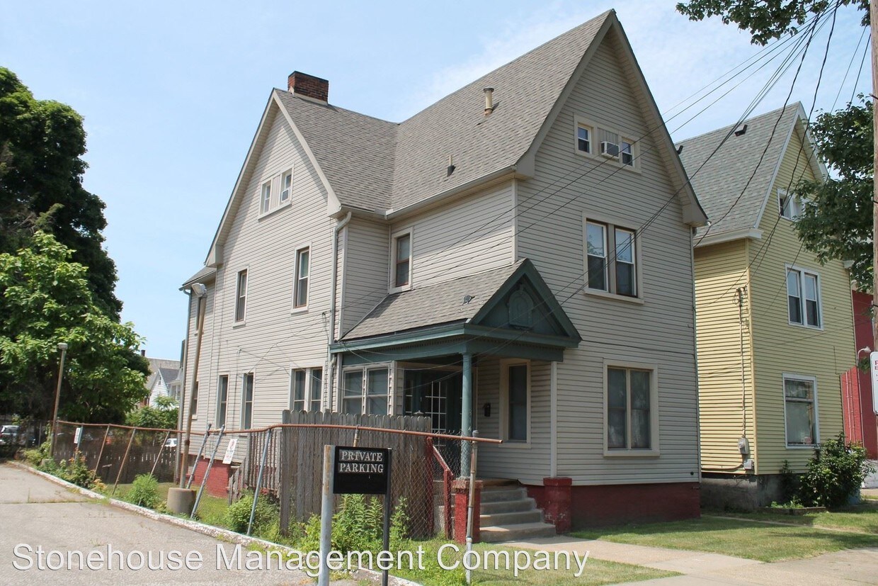 Primary Photo - 814 Myrtle St