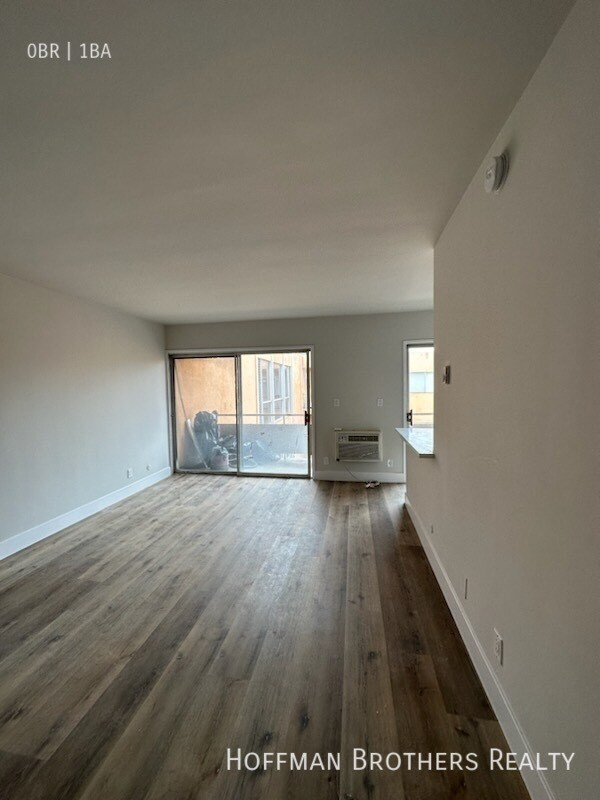 982 Menlo Ave Unit 109, Los Angeles, CA 90006 Room for Rent in Los