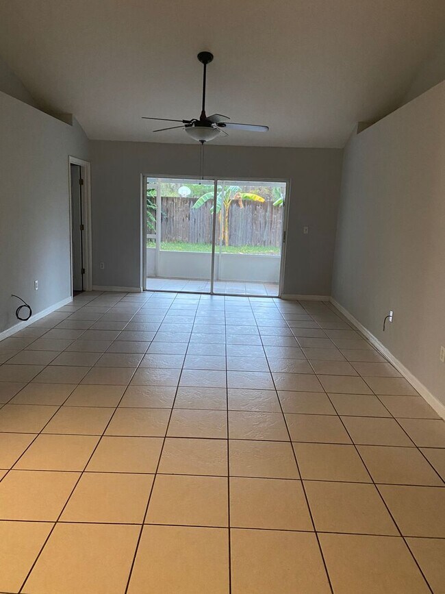 Building Photo - 3 Bedroom 2 Bath home in St. Cloud for RENT!