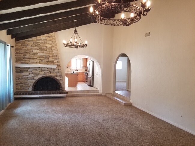 Living room with fireplace - 5325 Surfrider Way