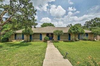 Building Photo - 307 Stonewall Ln