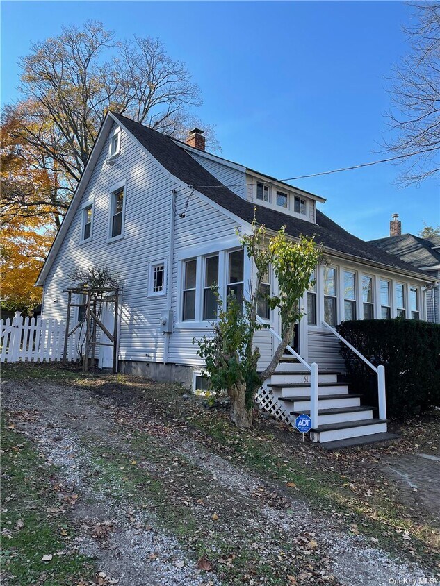61 Jackson Ave, Huntington, NY 11743 House for Rent in Huntington, NY