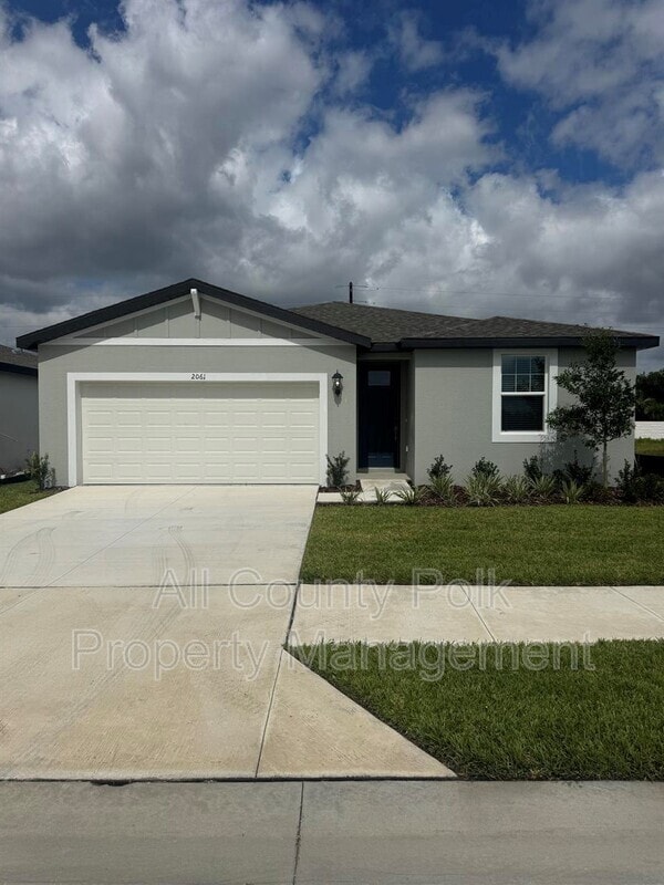 Foto del edificio - 2061 Rosewood Dr