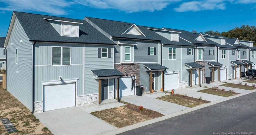 Foto principal - 905 Kingscote Dr