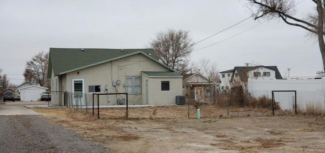 Building Photo - 620 N 4th Ave