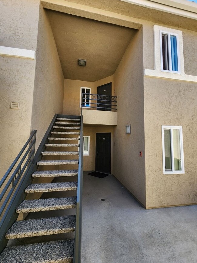 Foto del edificio - 2 Bedroom Upper Unit in UTC