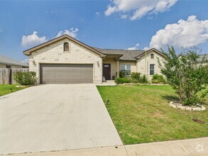 Building Photo - 730 Northern Red Oak Ln