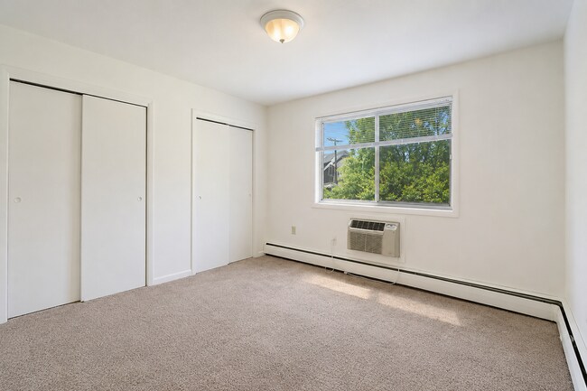 Interior Photo - Foxhall Terrace