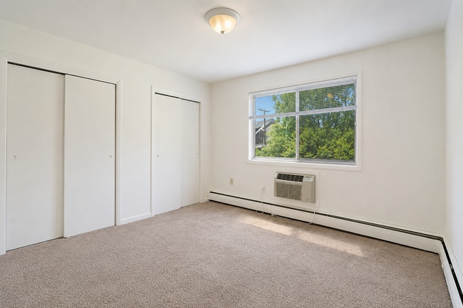 Interior Photo - Foxhall Terrace