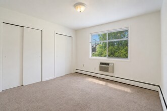 Interior Photo - Foxhall Terrace