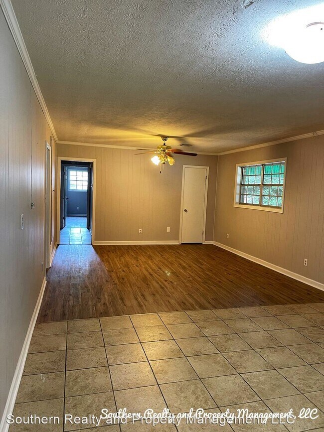 Building Photo - 3 br, 2 bath House - 2720 North Wallace Drive