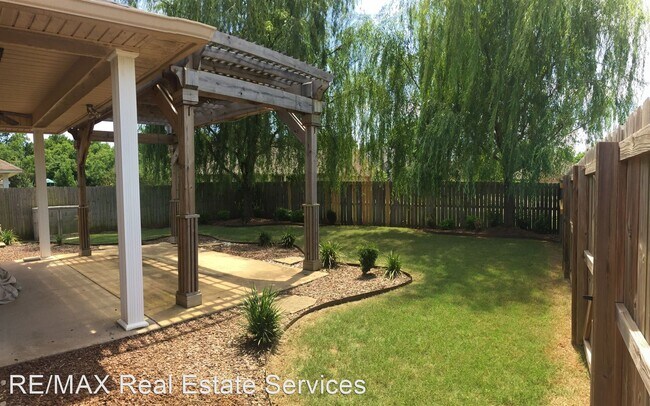 Foto del edificio - 3 br, 2 bath House - 637 Whitefield Ln