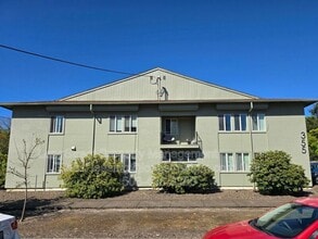 Building Photo - 355 SW 10th St