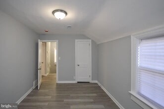 Building Photo - 46670 Midway Dr