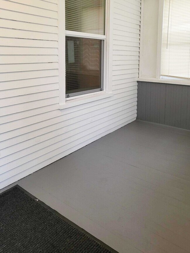Foto del edificio - 2 bedroom, 1 bath house
