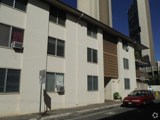 Building Photo - Iolani Banyan