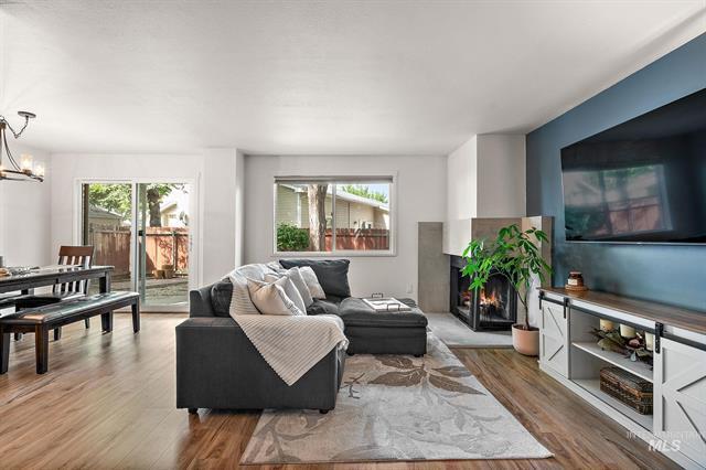 Foto del edificio - 529 S Beach St