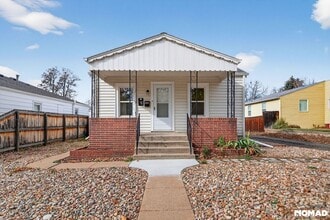 Building Photo - 4325 S Cherokee St