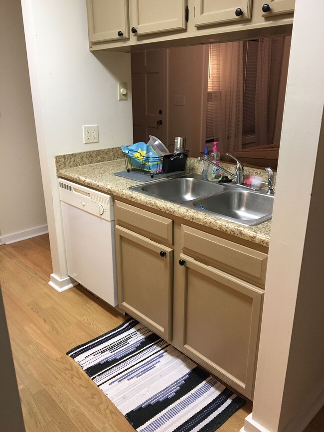 Building Photo - 127 Greengate Court