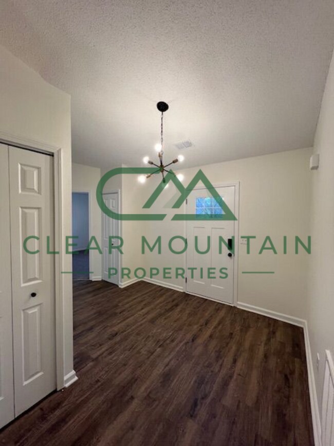 Foto del edificio - 3 Bedroom Updated Single Family Home