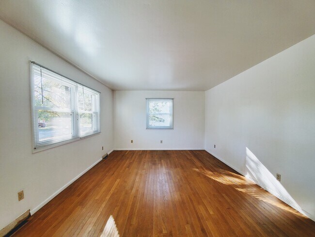 Building Photo - 4509 E Cambridge Ct