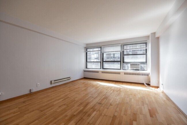 Building Photo - 4180 N Marine Dr
