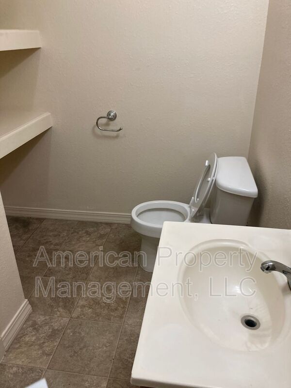 Foto del edificio - 940 N Ross Ave