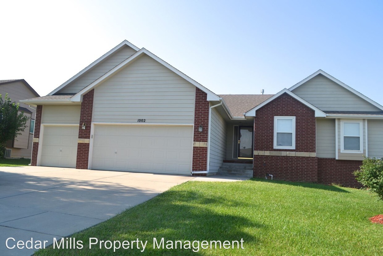 Foto principal - 1002 N Bedford Ct