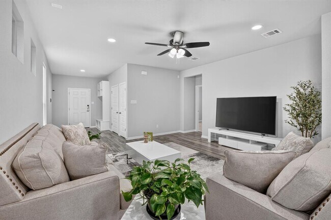Building Photo - 105 Drifter Ln