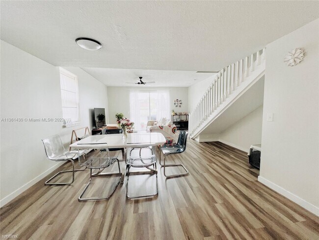 Building Photo - 4 br, 2.5 bath House - 1315 Presidio Dr # ...