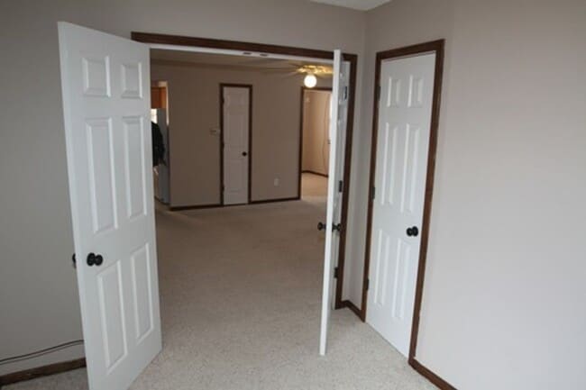 Building Photo - 3 Bedroom 1 Bath Home With 2 Car Detached ...