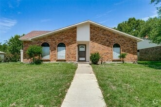 Building Photo - 410 Cambria Dr