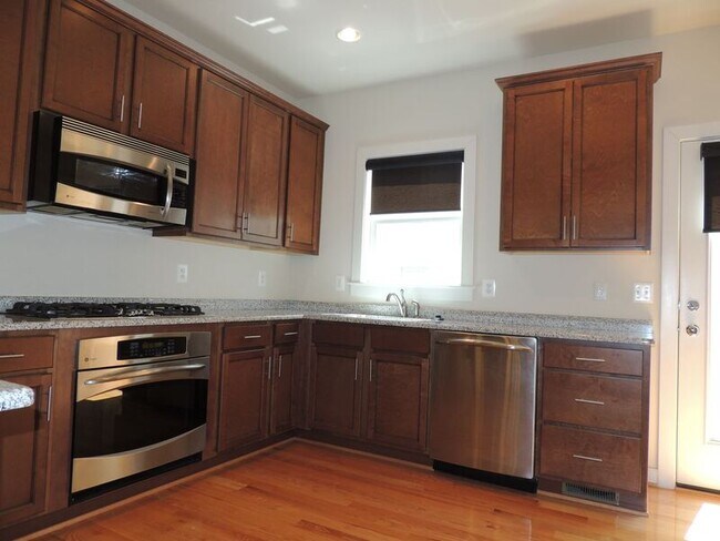 Foto del edificio - 4159 Rush St