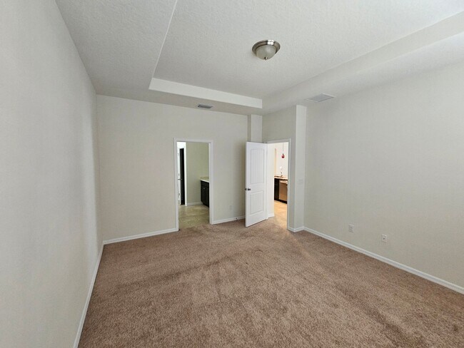 Building Photo - 5432 SW 49th Ave