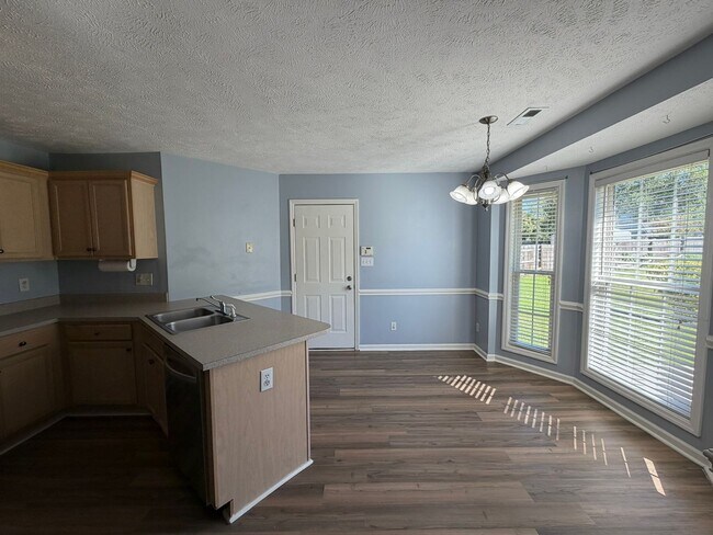 Building Photo - 7308 Scenic Dr