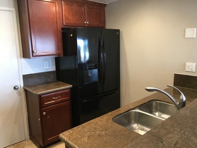 Foto del edificio - 6821 Fashion Hills Blvd