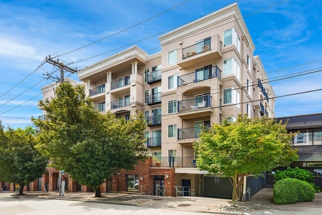 Building Photo - The Counterbalance Apartments