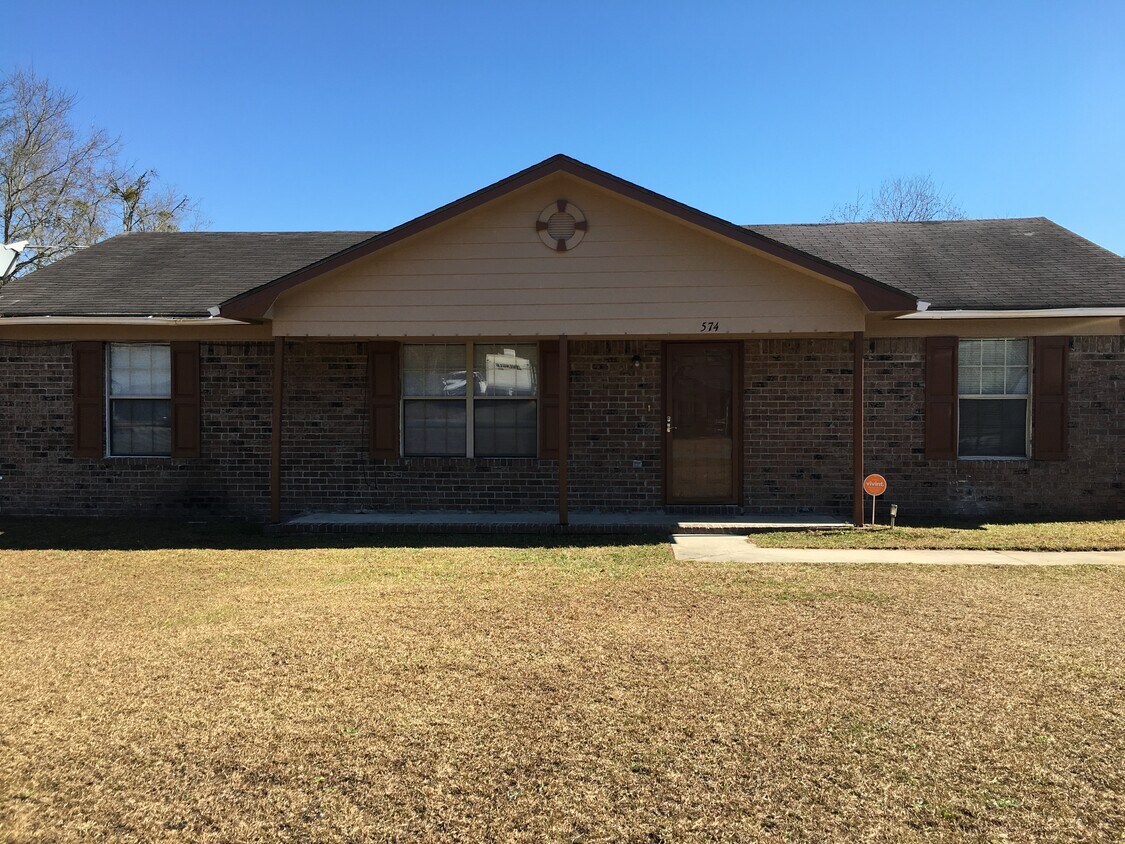 574 Jefferson Cir, Allenhurst, GA 31301 House Rental in Allenhurst