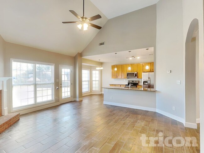 Foto del edificio - 903 Ember Ct