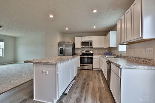 Building Photo - 5959 Hayden Dr