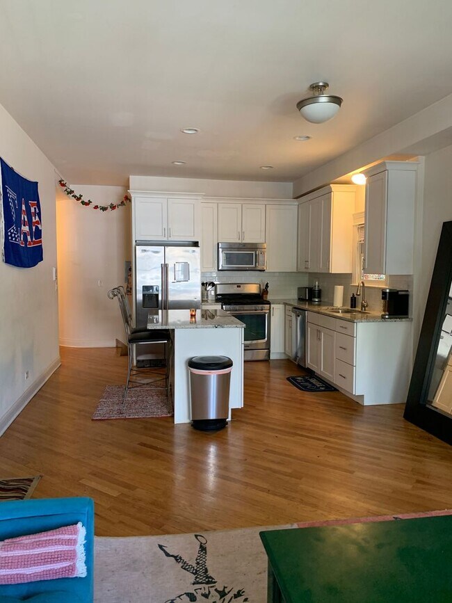 Foto del edificio - 1657 W Wrightwood Ave