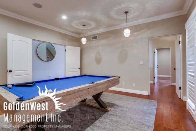 Foto del edificio - Exquisite 3Bdm 2.5Ba with Pool Room Luxury...