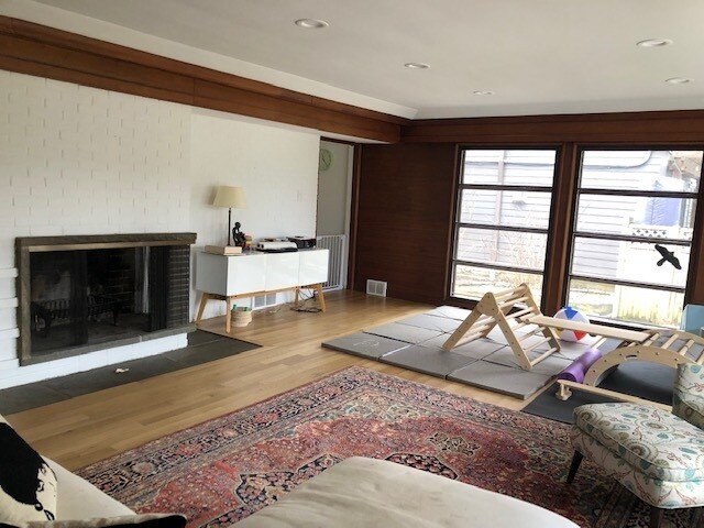 Building Photo - 50 Lakeside Pl