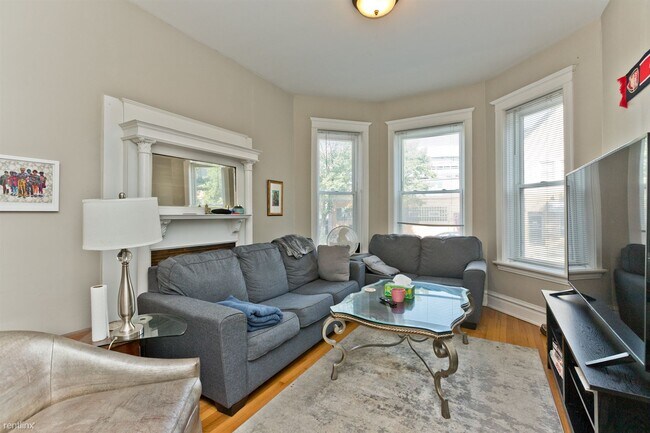 Building Photo - 2 br, 1 bath Condo - 3350 N Sheffield Ave