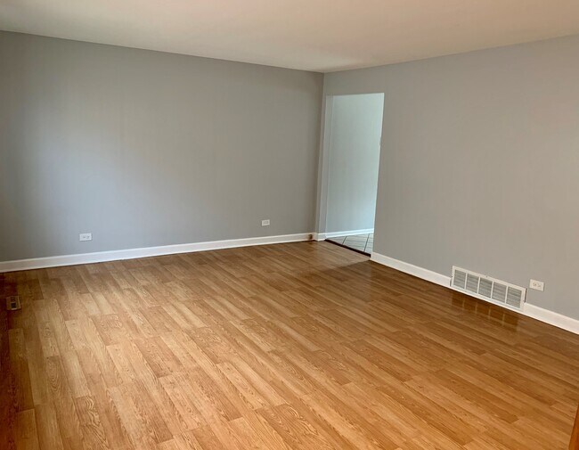 Foto del edificio - 822 Colonial Dr