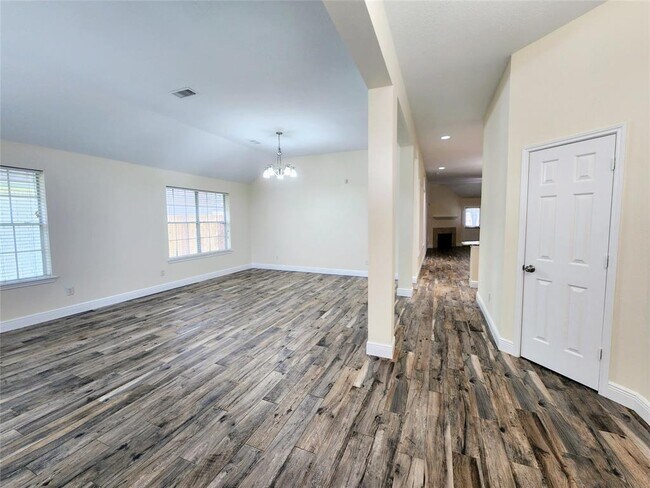 Foto del edificio - 25807 Elmley Pl